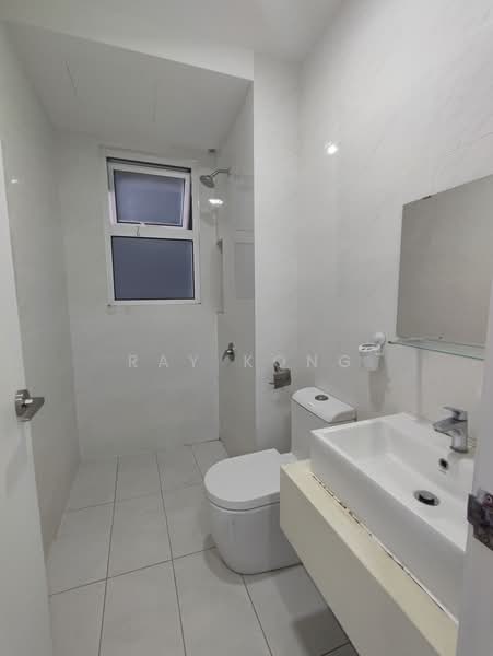 Servis Apartment untuk Dijual di Eco Sky - Ray Kong - Bathroom - PropertyGuru.com.my