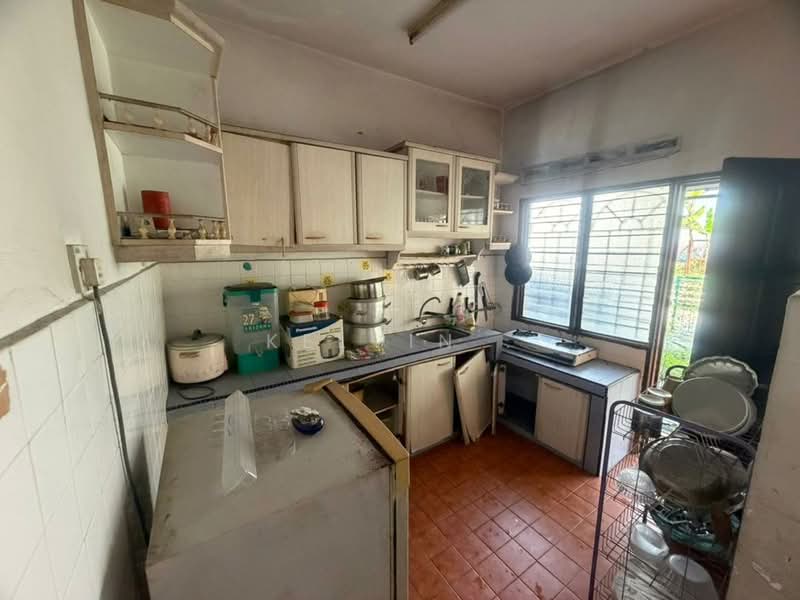 2-storey Terraced House for Sale in Bandar Bukit Beruntung (Bukit Beruntung) - Kelvin . - Kitchen - PropertyGuru.com.my