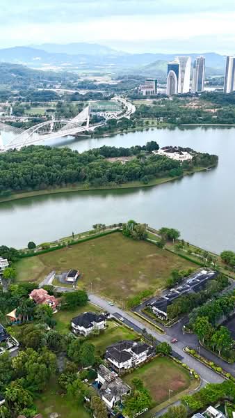 Tanah Komersial untuk Dijual di Perdana Lakeview East (Cyberjaya) - Hazwan Hilmi - Exterior - PropertyGuru.com.my