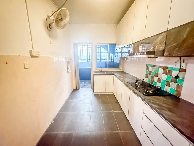 Apartment for Sale at Astaka Heights Apartments - Azli Ibrahim - Kitchen - PropertyGuru.com.my