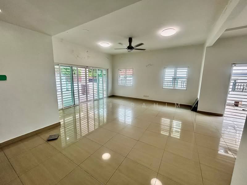 Rumah Berkembar untuk Dijual di Gombak (Selangor) - Azli Ibrahim - Living Room - PropertyGuru.com.my