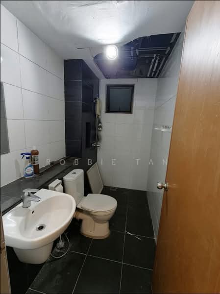 Service Residence for Sale at Sky Gardens Residences - Robbie Tan - Bathroom - PropertyGuru.com.my
