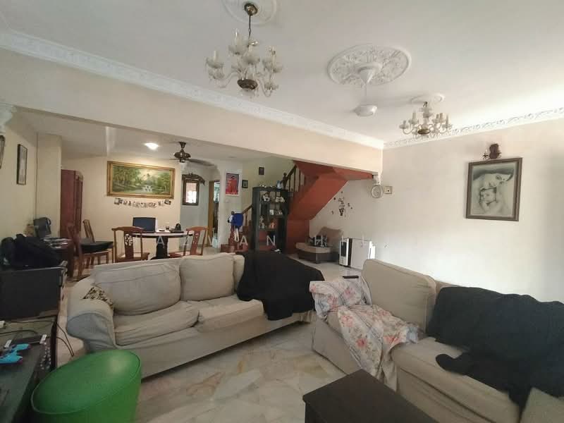 2-storey Terraced House for Sale in Ampang Jaya (Ampang) - Hazwan Hilmi - Living Room - PropertyGuru.com.my