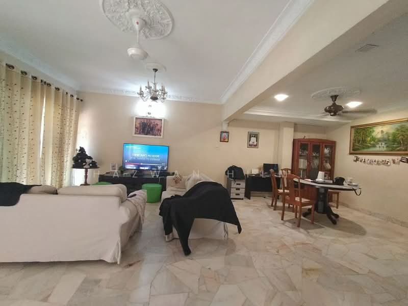 2-storey Terraced House for Sale in Ampang Jaya (Ampang) - Hazwan Hilmi - Living Room - PropertyGuru.com.my
