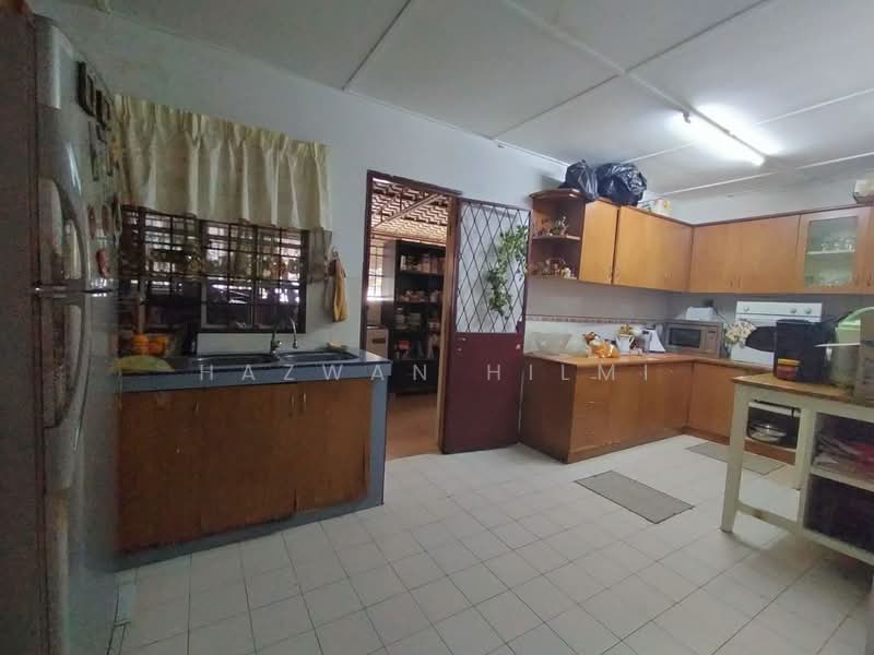 2-storey Terraced House for Sale in Ampang Jaya (Ampang) - Hazwan Hilmi - Kitchen - PropertyGuru.com.my