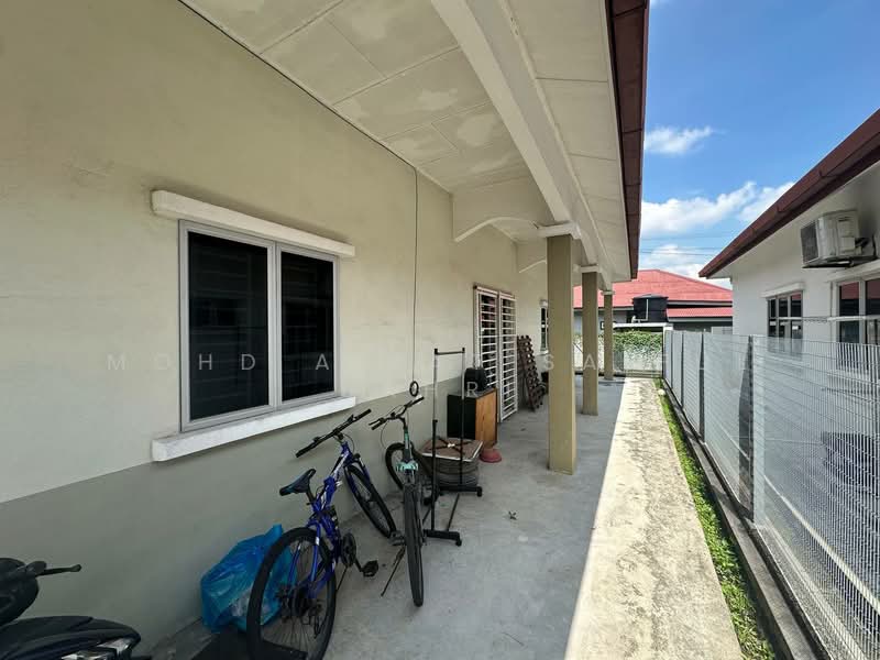 1-storey Terraced House for Sale in Klang (Selangor) - Mohd Aizat Saiful Bahri - Exterior - PropertyGuru.com.my