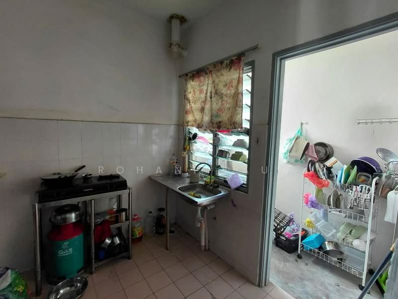 Pangsapuri untuk Dijual di Birchwood Court - Rohani Daud - Kitchen - PropertyGuru.com.my