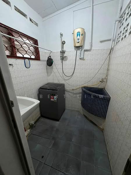 Rumah Teres 1 Tingkat untuk Dijual di Skudai (Johor) - Albert Liew - Bathroom - PropertyGuru.com.my