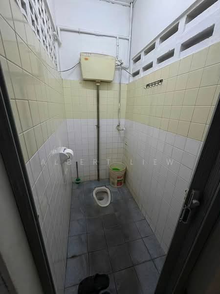 Rumah Teres 1 Tingkat untuk Dijual di Skudai (Johor) - Albert Liew - Bathroom - PropertyGuru.com.my