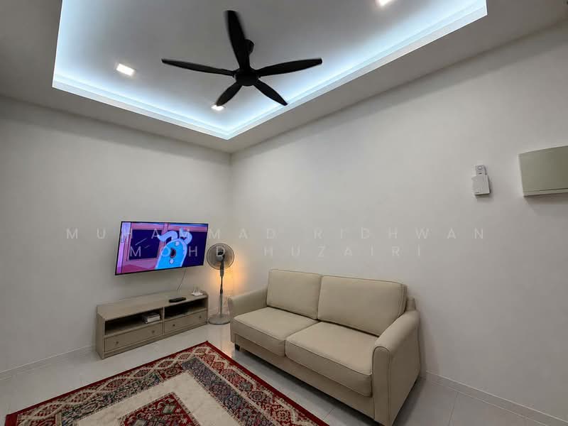 1-storey Terraced House for Sale in Seksyen 30 (Shah Alam) - Muhammad Ridhwan Mohd Huzairi - Living Room - PropertyGuru.com.my