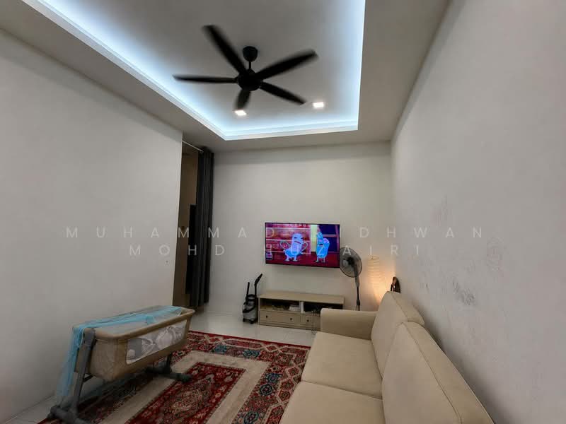 1-storey Terraced House for Sale in Seksyen 30 (Shah Alam) - Muhammad Ridhwan Mohd Huzairi - Living Room - PropertyGuru.com.my