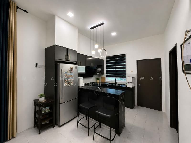1-storey Terraced House for Sale in Seksyen 30 (Shah Alam) - Muhammad Ridhwan Mohd Huzairi - Kitchen - PropertyGuru.com.my