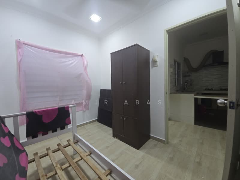 1-storey Terraced House for Sale in Taman Pinggiran Cyber (Cyberjaya) - Amir Abas - Bedroom - PropertyGuru.com.my