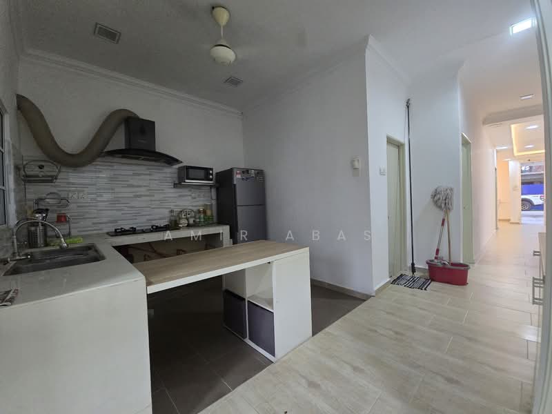 1-storey Terraced House for Sale in Taman Pinggiran Cyber (Cyberjaya) - Amir Abas - Kitchen - PropertyGuru.com.my