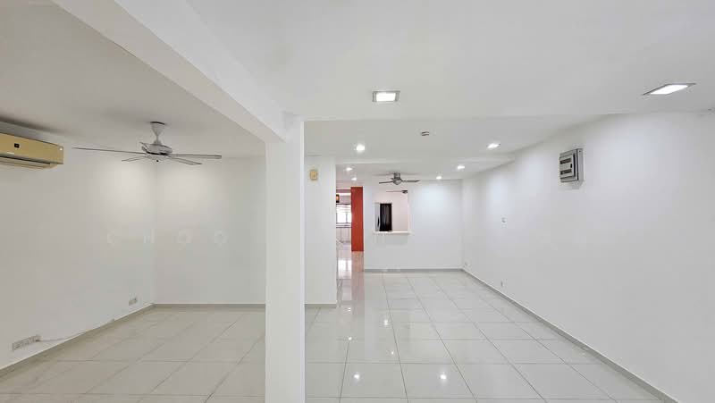 2-storey Terraced House for Sale in Bandar Kinrara Seksyen 5 (Bandar Kinrara) - Choo Pheng Chan - Living Room - PropertyGuru.com.my