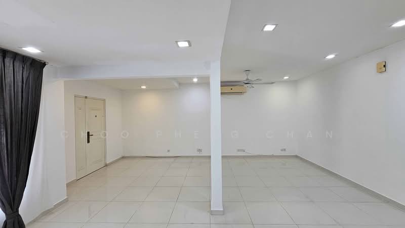 2-storey Terraced House for Sale in Bandar Kinrara Seksyen 5 (Bandar Kinrara) - Choo Pheng Chan - Living Room - PropertyGuru.com.my