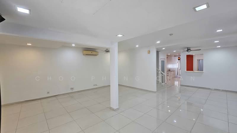 2-storey Terraced House for Sale in Bandar Kinrara Seksyen 5 (Bandar Kinrara) - Choo Pheng Chan - Living Room - PropertyGuru.com.my