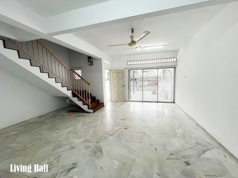 2-storey Terraced House for Sale in Kampar (Perak) - Kevin Chai - Living Room - PropertyGuru.com.my