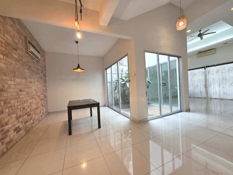 Rumah Teres 2.5-Tingkat untuk Dijual di The Oasis (Cheras) - Ken Lew - Living Room - PropertyGuru.com.my