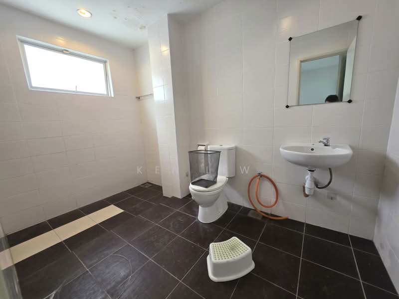2.5-storey Terraced House for Sale in The Oasis (Cheras) - Ken Lew - Bathroom - PropertyGuru.com.my