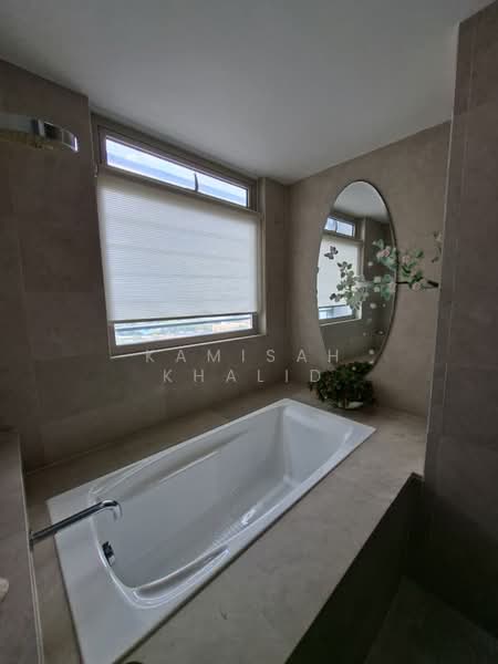 Kediaman Servis untuk Dijual di myHabitat - Kamisah Khalid - Bathroom - PropertyGuru.com.my
