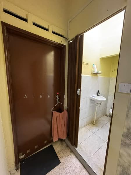 Rumah Teres 2-Tingkat untuk Dijual di Johor Bahru (Johor) - Albert Liew - Bathroom - PropertyGuru.com.my