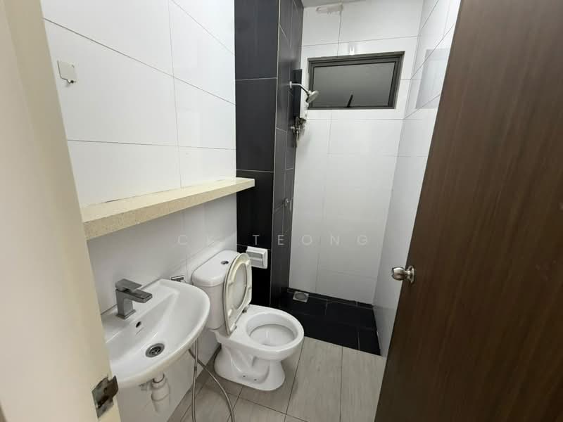 Condominium for Rent at Seasons Garden Residences - CK Teong - Bathroom - PropertyGuru.com.my
