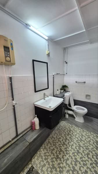 Rumah Berkembar untuk Dijual di New Pasir Puteh (Ipoh) - YY Cheah - Bathroom - PropertyGuru.com.my
