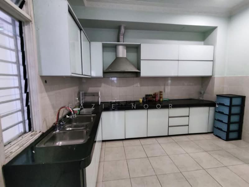 Cluster House for Sale in Sunway Alam Suria (Shah Alam) - Fazie Noor - Kitchen - PropertyGuru.com.my