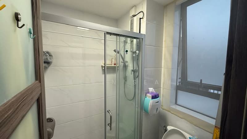 Pangsapuri untuk Dijual di Forest City - Alvin Seah - Bathroom - PropertyGuru.com.my