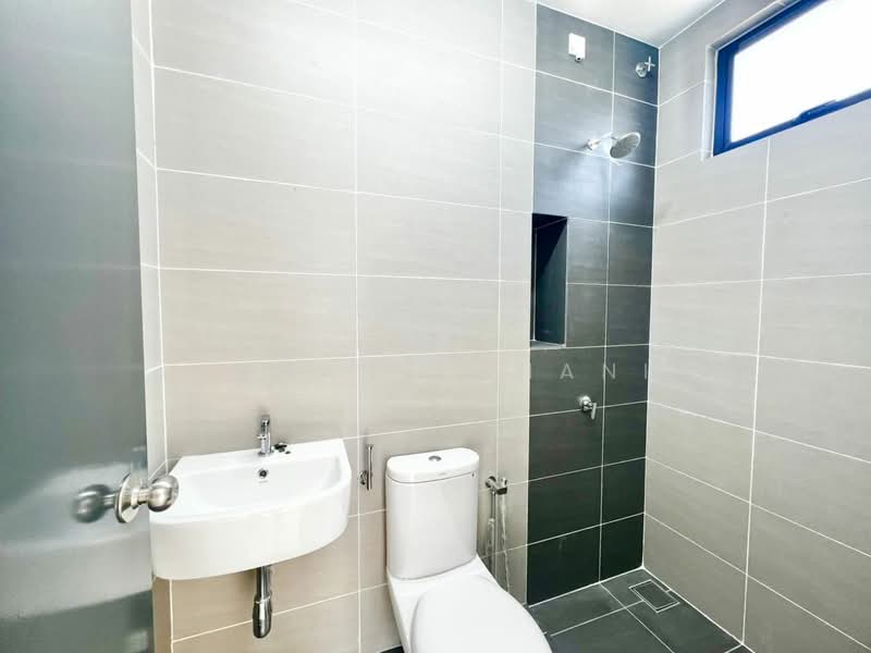 2-storey Terraced House for Sale in Alam Sari (Bangi) - Johan Johani - Bathroom - PropertyGuru.com.my