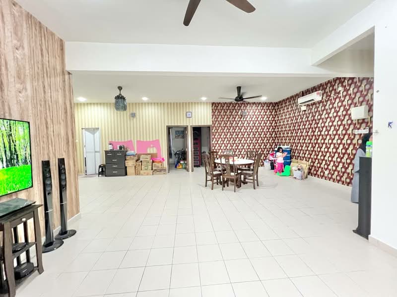 Rumah Bandar untuk Dijual di Kajang (Selangor) - Zul Arif - Living Room - PropertyGuru.com.my