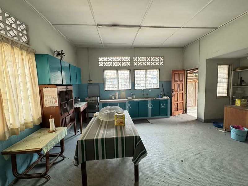 Bungalow for Sale in Gombak (Kuala Lumpur) - Nur Alia Omar - Kitchen - PropertyGuru.com.my