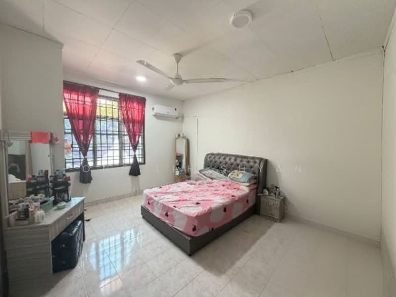 Rumah Teres 2 Tingkat untuk Dijual di Taman Mutiara Rini (Skudai) - Ong Lih Shyan - Bedroom - PropertyGuru.com.my