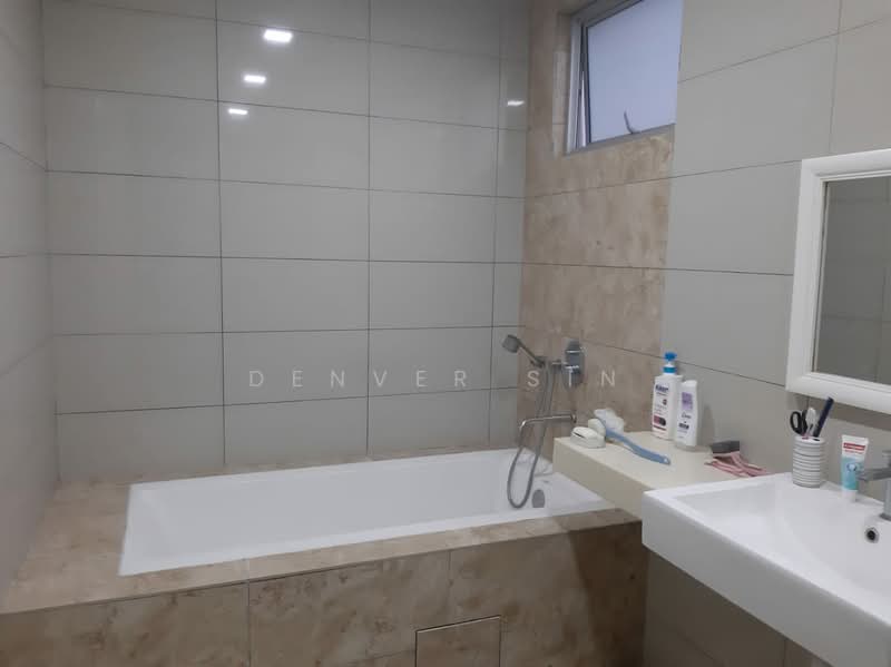 Rumah Banglo untuk Dijual di Taman Puncak Saujana (Kajang) - Denver Sin - Bathroom - PropertyGuru.com.my