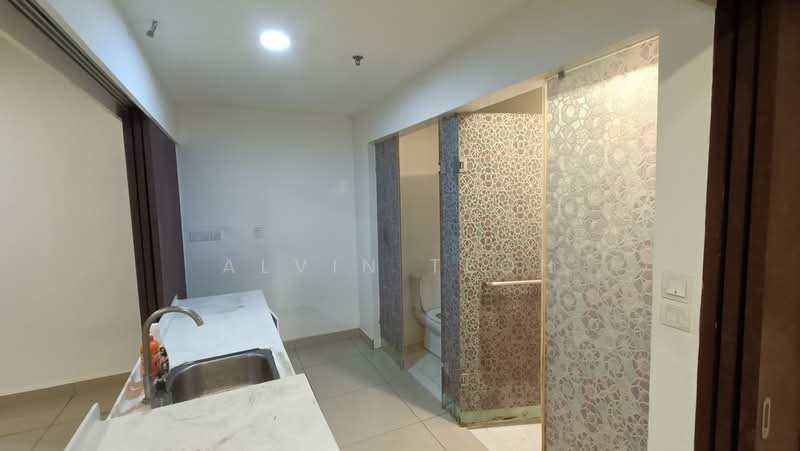 Servis Apartment untuk Dijual di Trefoil @ Setia City - Alvin Teoh - Bathroom - PropertyGuru.com.my