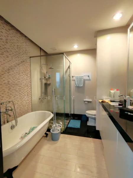 Kondominium untuk Dijual di Quayside Seafront Resort Condominiums - Shirley Beh - Bathroom - PropertyGuru.com.my
