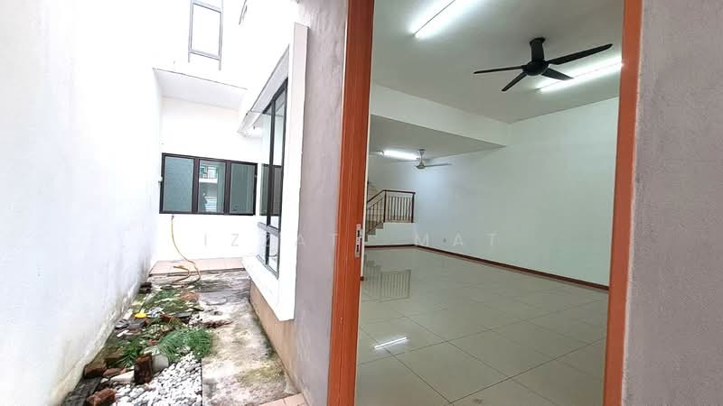 2-storey Terraced House for Sale in Taman Saujana KLIA (Sepang) - Izzati Mat - Living Room - PropertyGuru.com.my