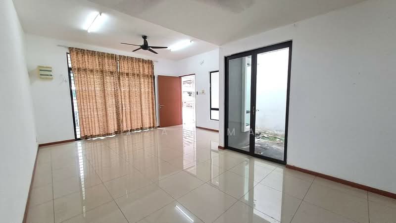 2-storey Terraced House for Sale in Taman Saujana KLIA (Sepang) - Izzati Mat - Living Room - PropertyGuru.com.my