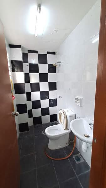 2-storey Terraced House for Sale in Taman Saujana KLIA (Sepang) - Izzati Mat - Bathroom - PropertyGuru.com.my
