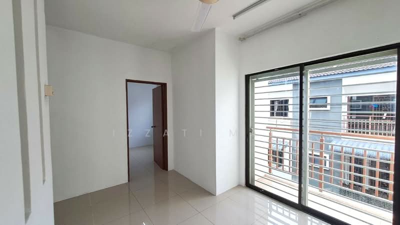 2-storey Terraced House for Sale in Taman Saujana KLIA (Sepang) - Izzati Mat - Interior - PropertyGuru.com.my