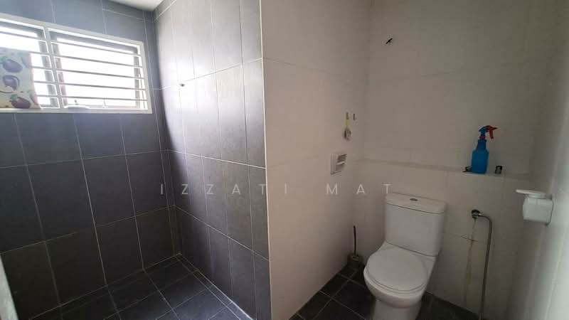 2-storey Terraced House for Sale in Taman Saujana KLIA (Sepang) - Izzati Mat - Bathroom - PropertyGuru.com.my