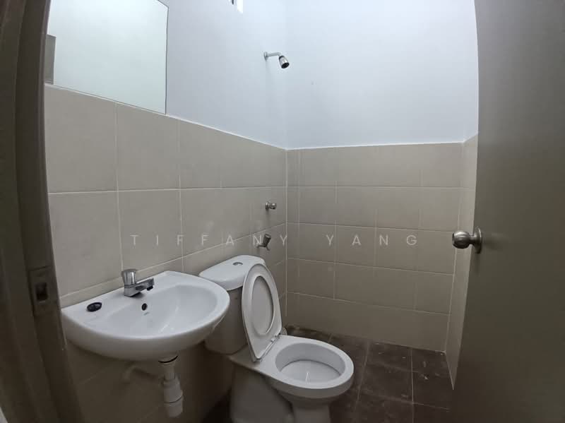 3-storey Terraced House for Rent in Taman Kundang Jaya (Rawang) - Tiffany Yang - Bathroom - PropertyGuru.com.my