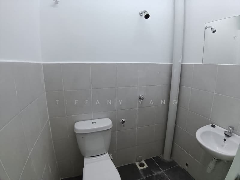3-storey Terraced House for Rent in Taman Kundang Jaya (Rawang) - Tiffany Yang - Bathroom - PropertyGuru.com.my