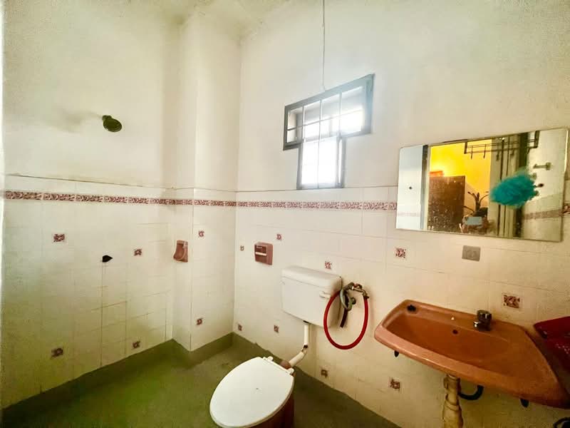 Rumah Teres 2 Tingkat untuk Dijual di Saujana Impian (Kajang) - Fazie Noor - Bathroom - PropertyGuru.com.my