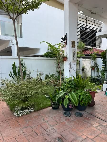 Semi-Detached House for Sale in Rawang (Selangor) - Rajesh Kanesan - Exterior - PropertyGuru.com.my