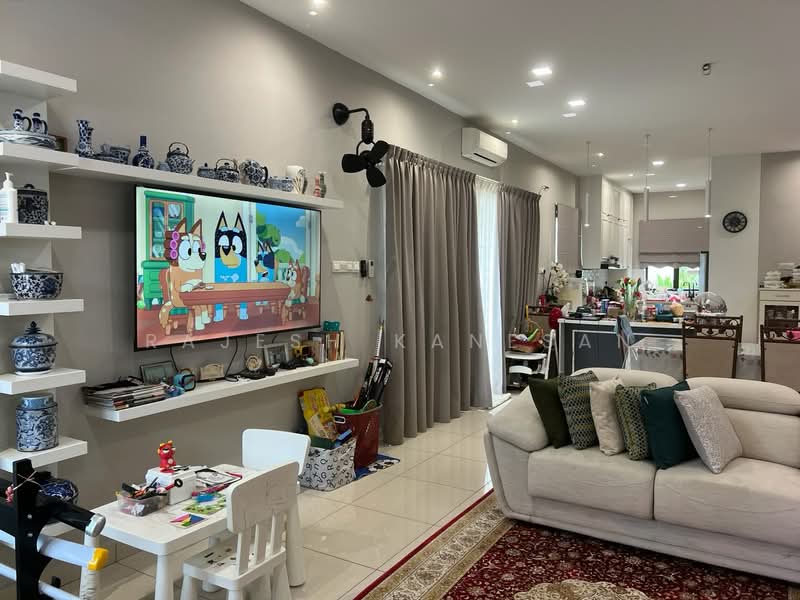 Semi-Detached House for Sale in Rawang (Selangor) - Rajesh Kanesan - Living Room - PropertyGuru.com.my
