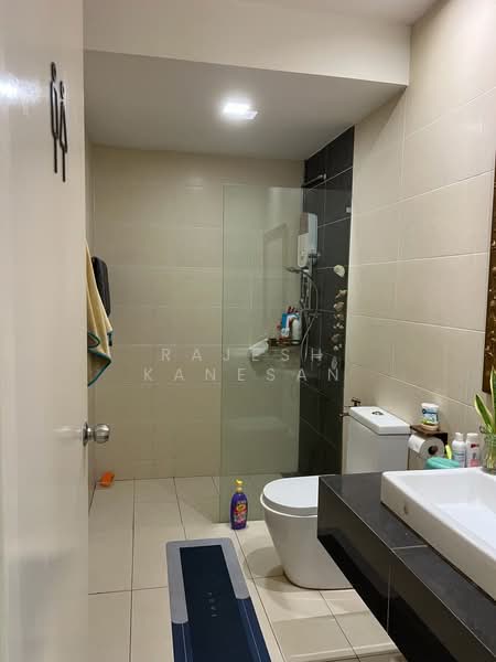 Semi-Detached House for Sale in Rawang (Selangor) - Rajesh Kanesan - Bathroom - PropertyGuru.com.my