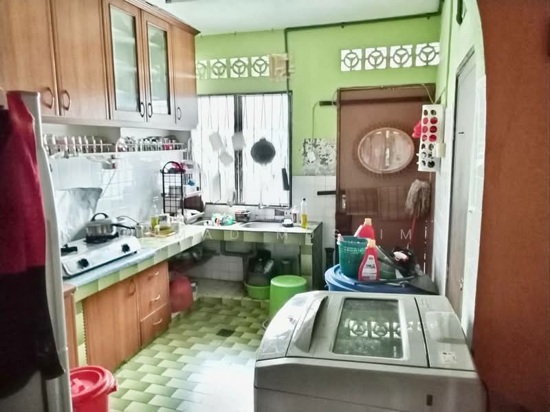 2-storey Terraced House for Sale in Taman Sri Gombak (Gombak) - Ahmad Muslim - Kitchen - PropertyGuru.com.my