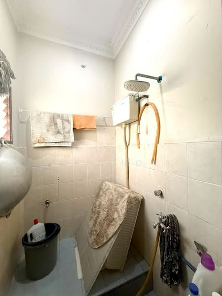 Rumah Teres 2 Tingkat untuk Dijual di Bandar Nusaputra (Puchong) - Fazie Noor - Bathroom - PropertyGuru.com.my
